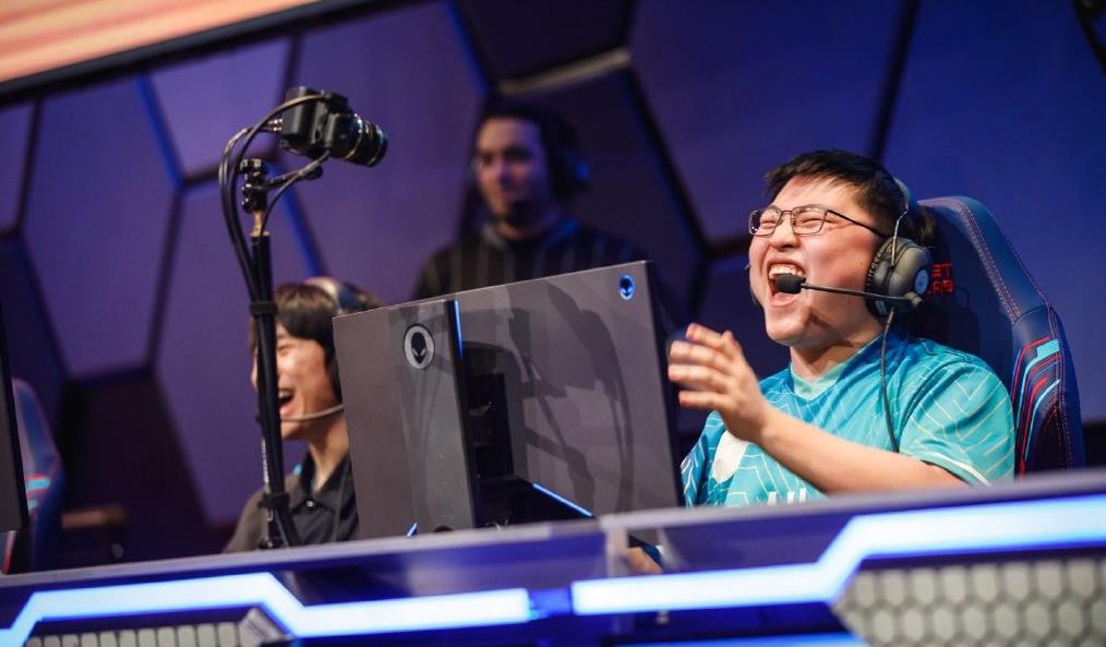 关于Uzi重返赛场,比赛局势复杂首场状态出色,公牛观众沸腾!再创辉煌时刻的信息 关于Uzi重返赛场,比赛局势复杂首场状态出色,公牛观众沸腾!再创辉煌时刻的信息