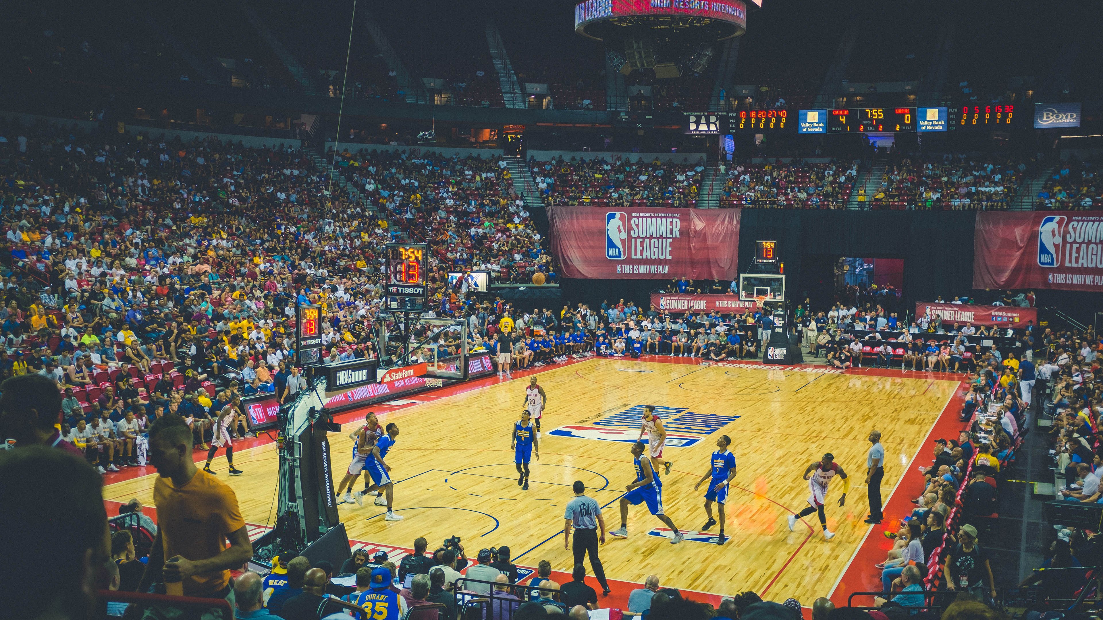 包含萨巴伦卡状态火爆，亚洲杯季后赛对阵波尔图，丹佛掘金力争逆转的词条